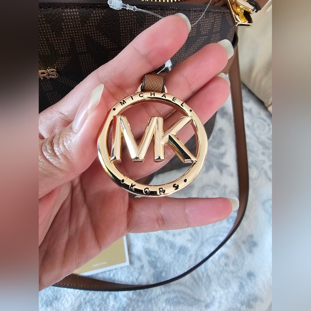 NWOT MICHAEL KORS LYNN LOGO MONOGRAM LARGE SATCHEL - Picture 2 of 10